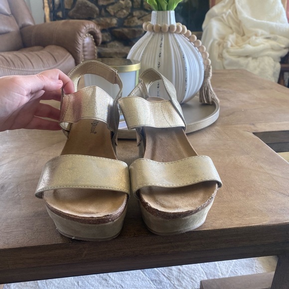 Gold wedges - Picture 2 of 5